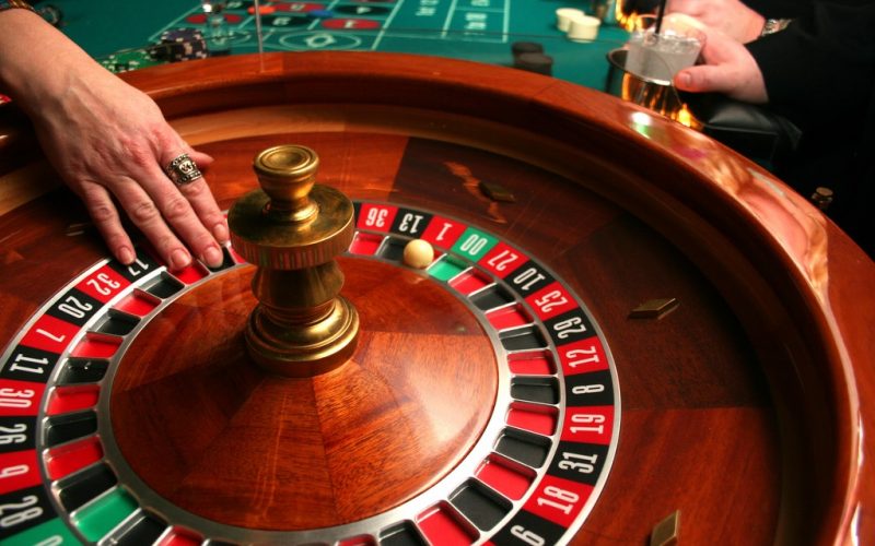 Hướng dẫn chơi Roulette đơn giản dễ hiểu dành cho người mới 